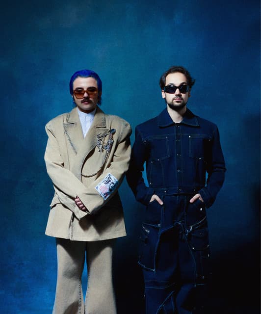 Perdenin Ardındakiler